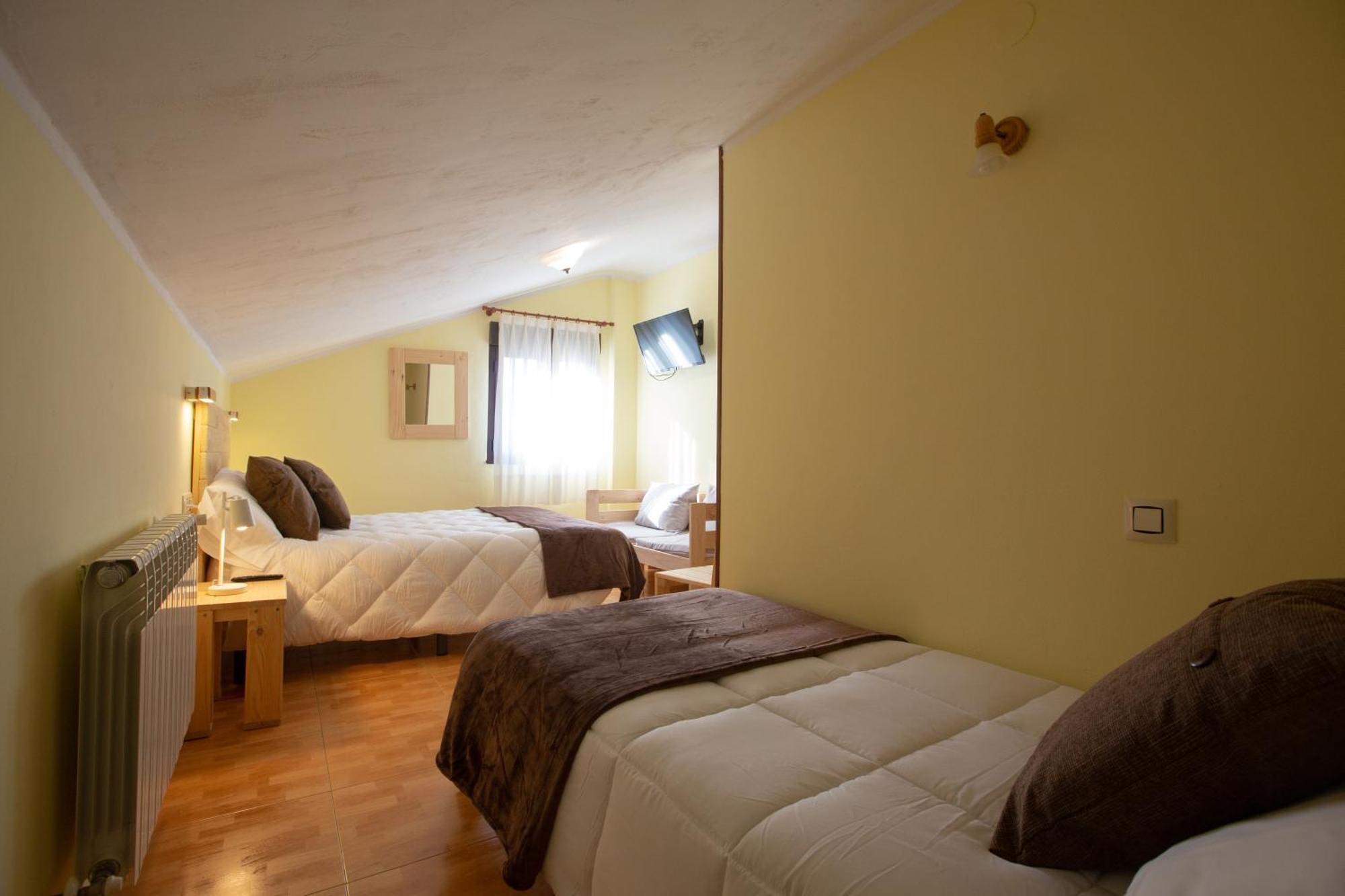 La Casona De Cardes Hotel Cangas de Onis Exterior photo